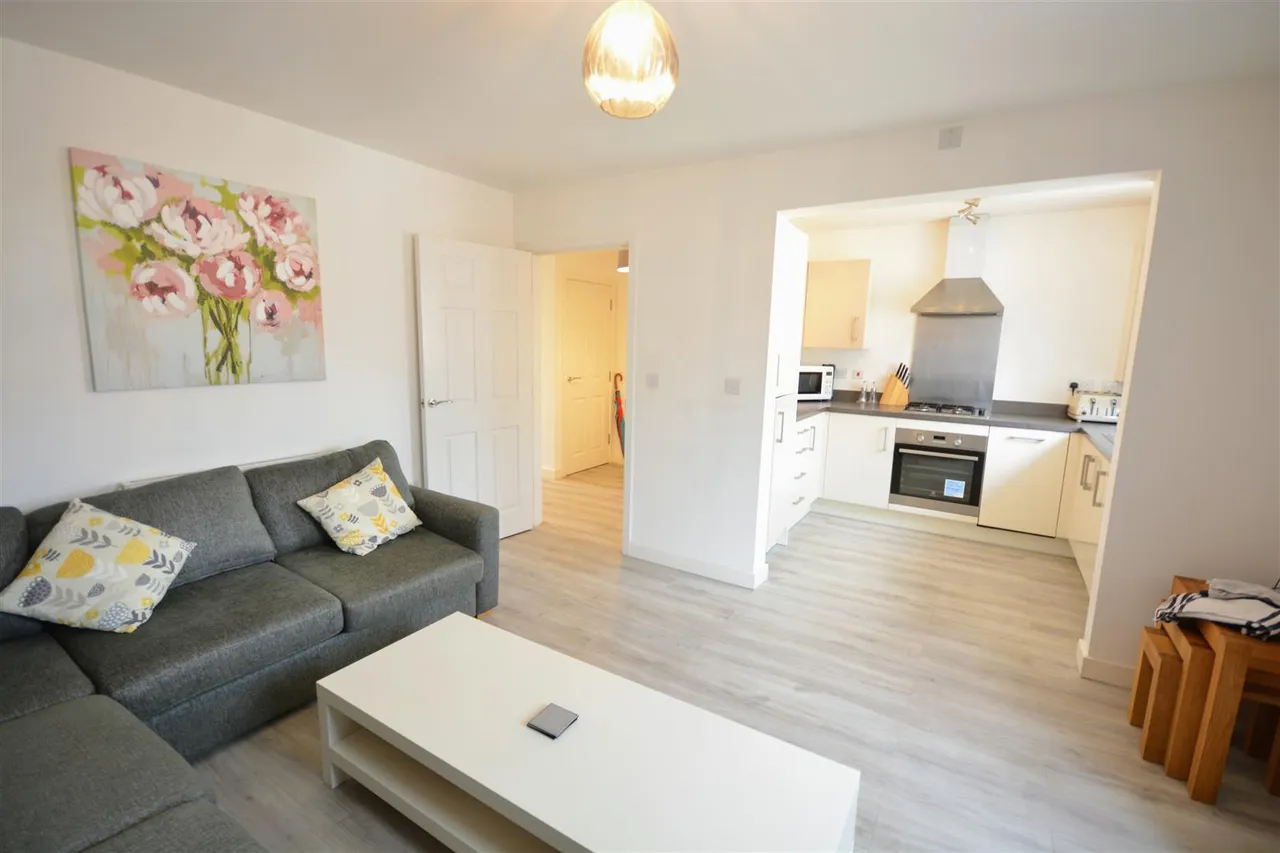 Winter Close, Epsom, Surrey, KT17 1AN, photo 4