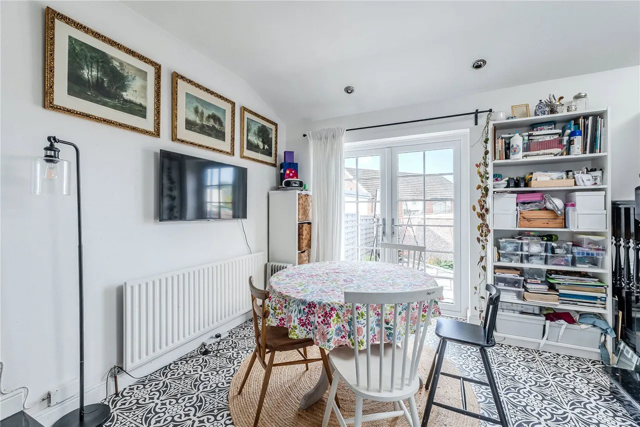 Banksfield Avenue, Yeadon, LS19, photo 3
