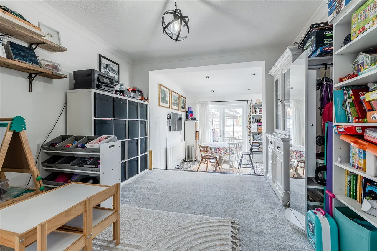 Banksfield Avenue, Yeadon, LS19, photo 12