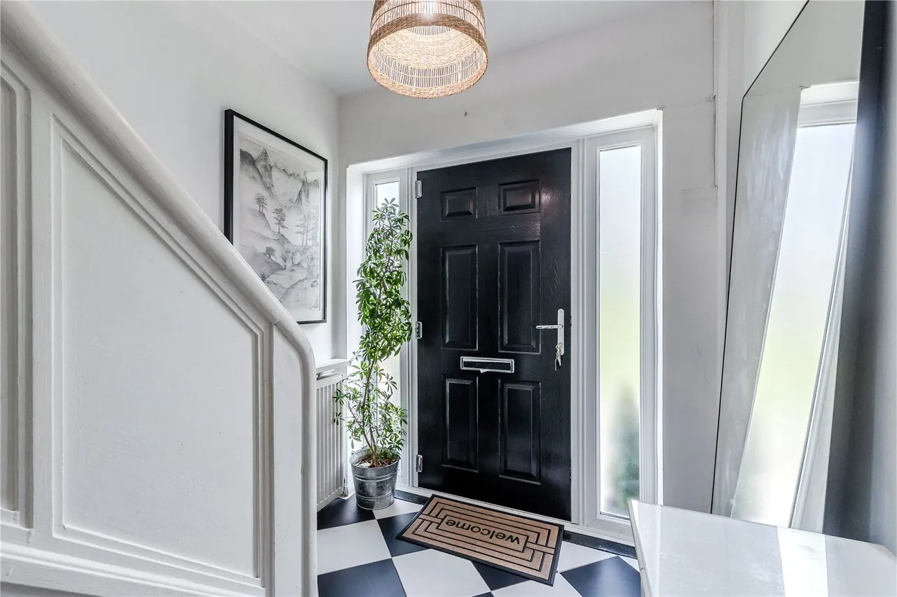 Banksfield Avenue, Yeadon, LS19, photo 11