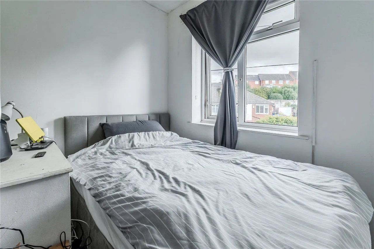 Banksfield Avenue, Yeadon, LS19, photo 14