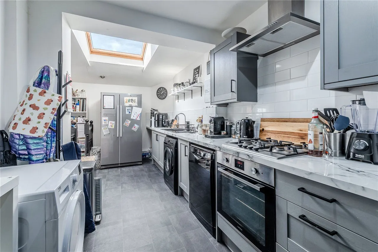 Banksfield Avenue, Yeadon, LS19, photo 5