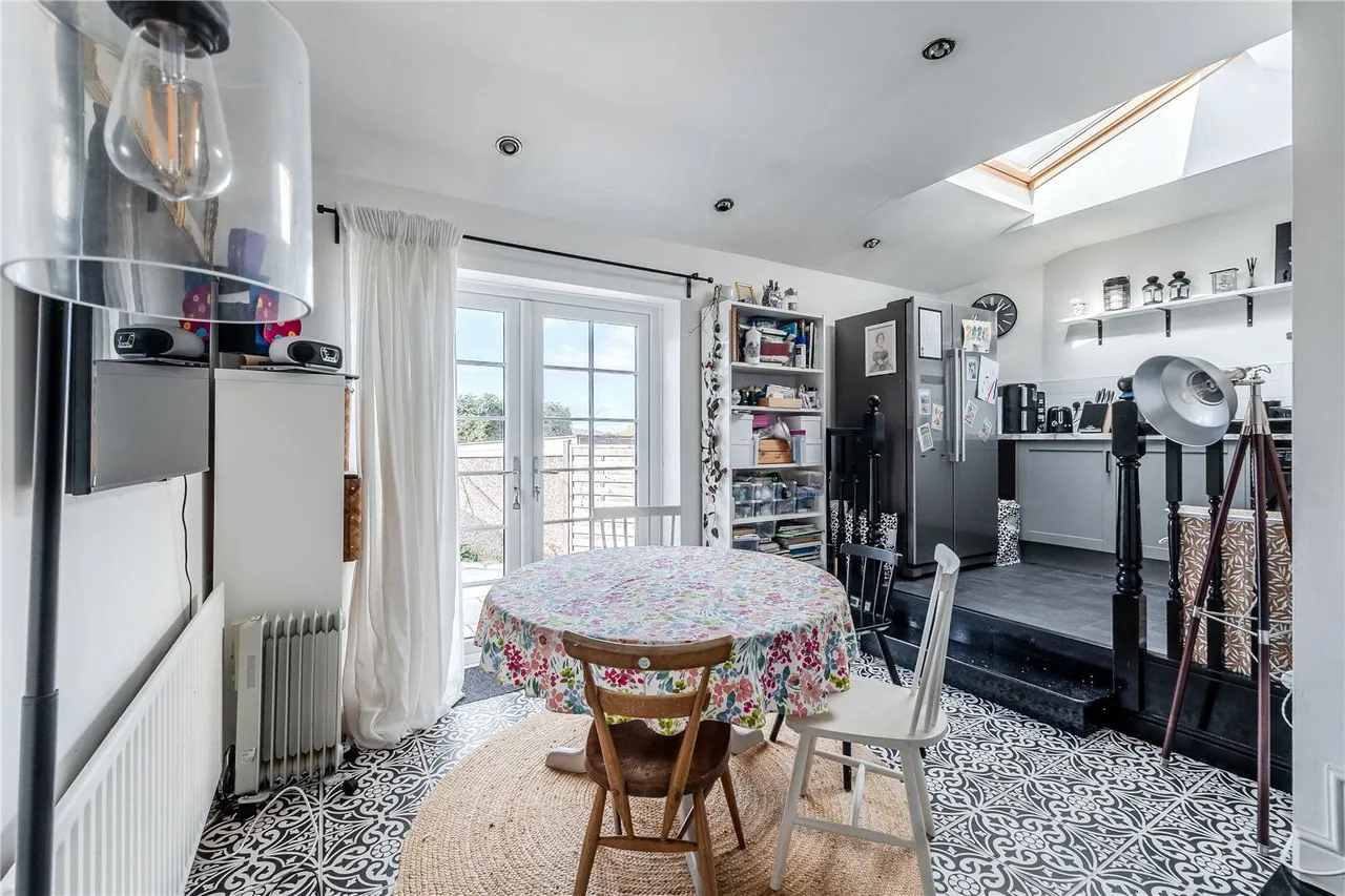Banksfield Avenue, Yeadon, LS19, photo 13