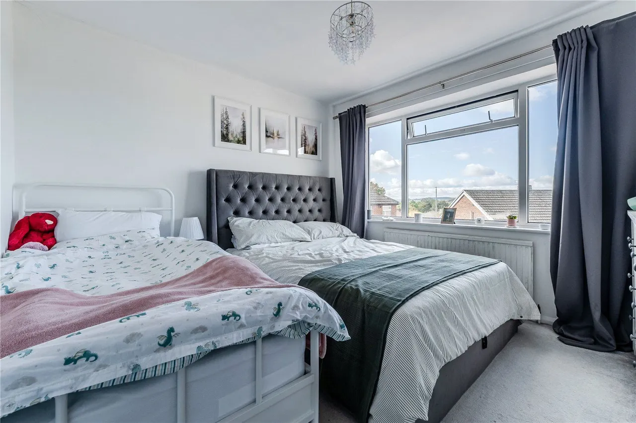 Banksfield Avenue, Yeadon, LS19, photo 6
