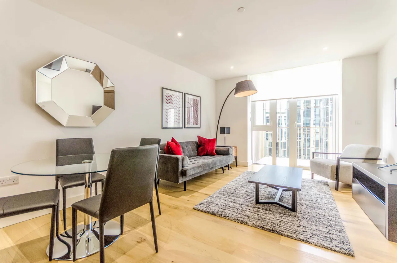 Flat 602, Admiralty House, 150 Vaughan Way, London, photo 5