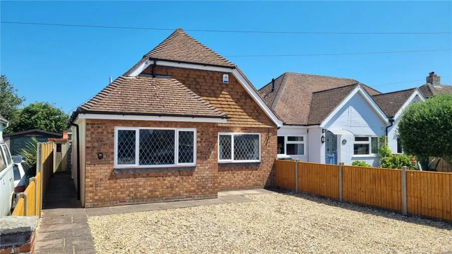 3 bed house for sale, Lincoln Avenue, Rose Green, PO21