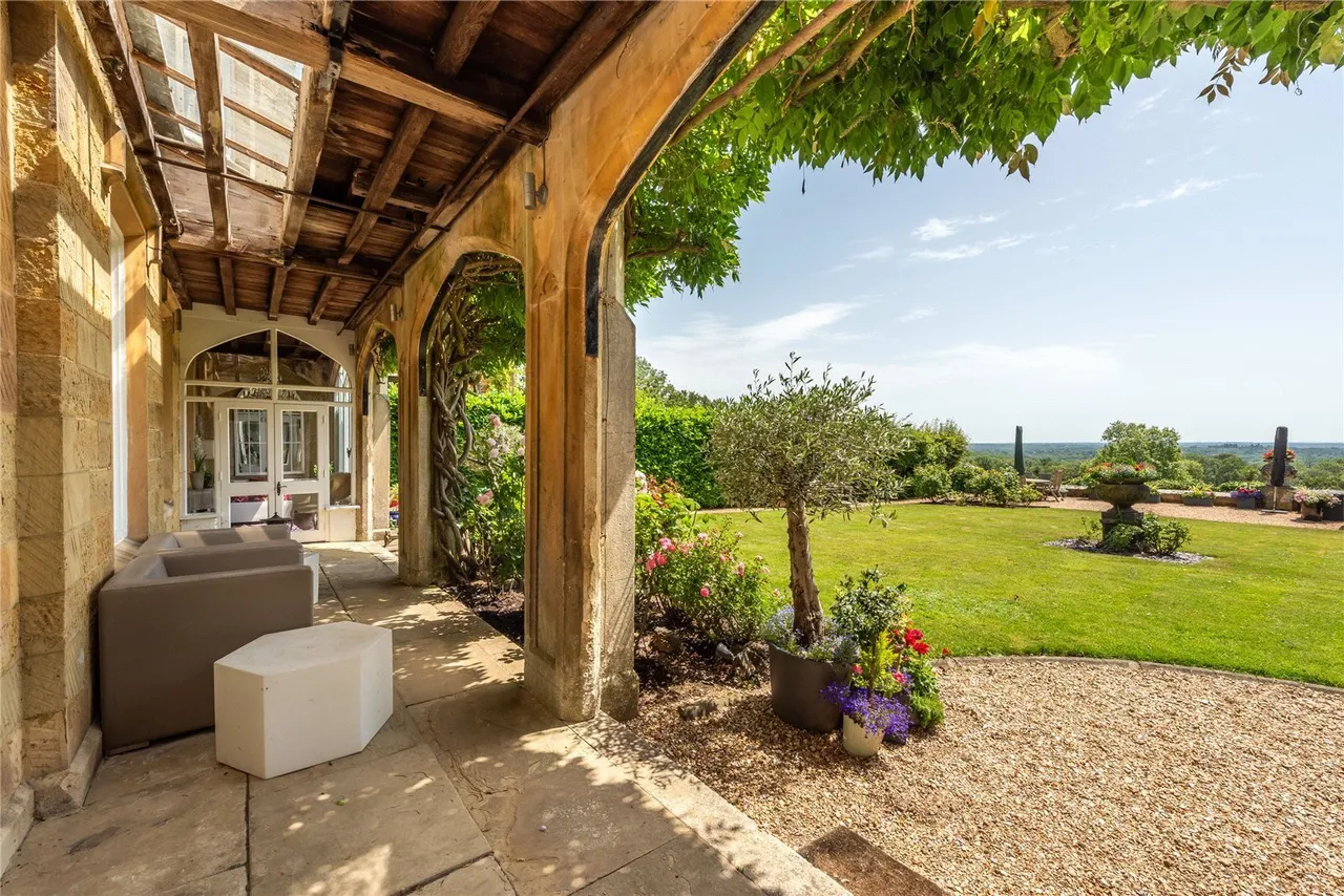 Broome Hall, Coldharbour, RH5, photo 26