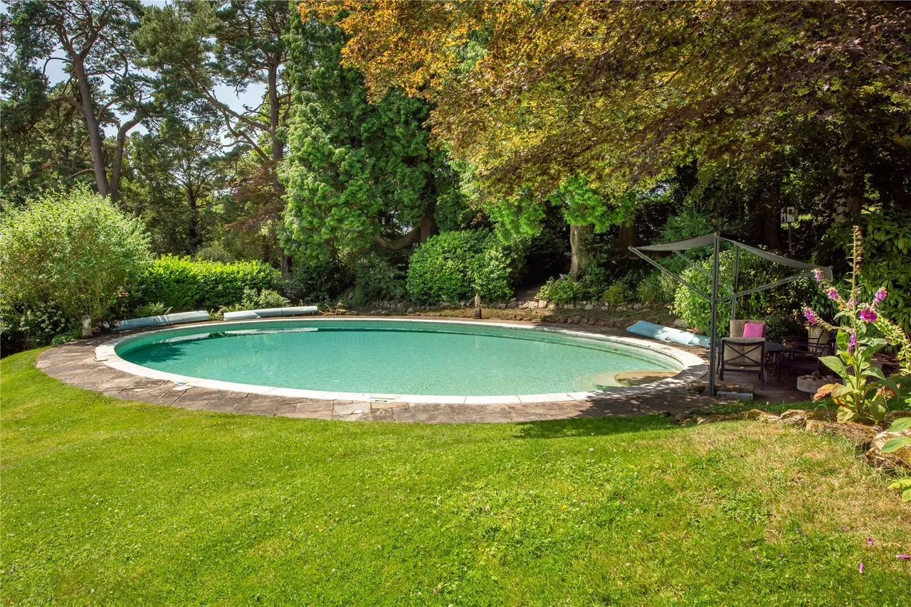 Broome Hall, Coldharbour, RH5, photo 12