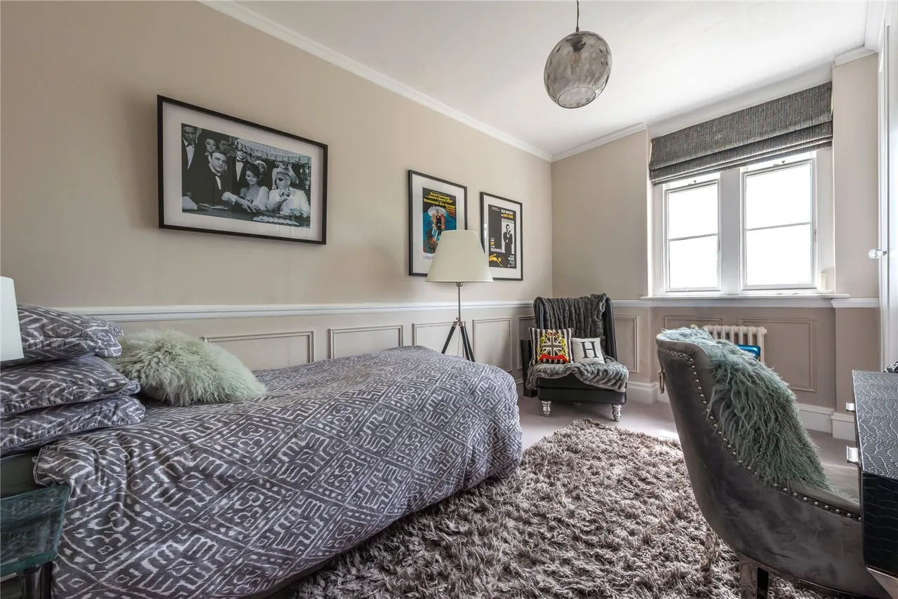 Broome Hall, Coldharbour, RH5, photo 18