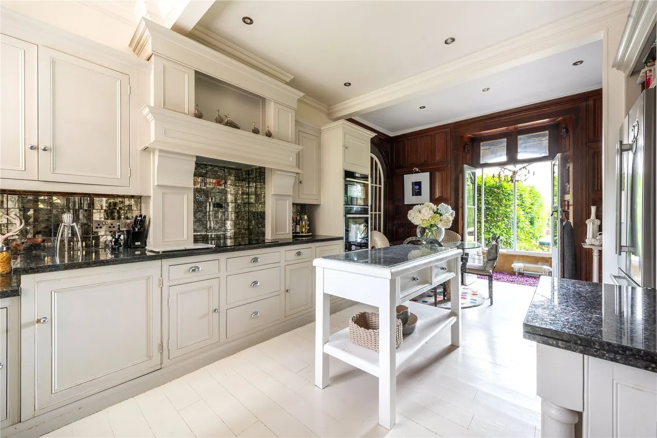 Broome Hall, Coldharbour, RH5, photo 8