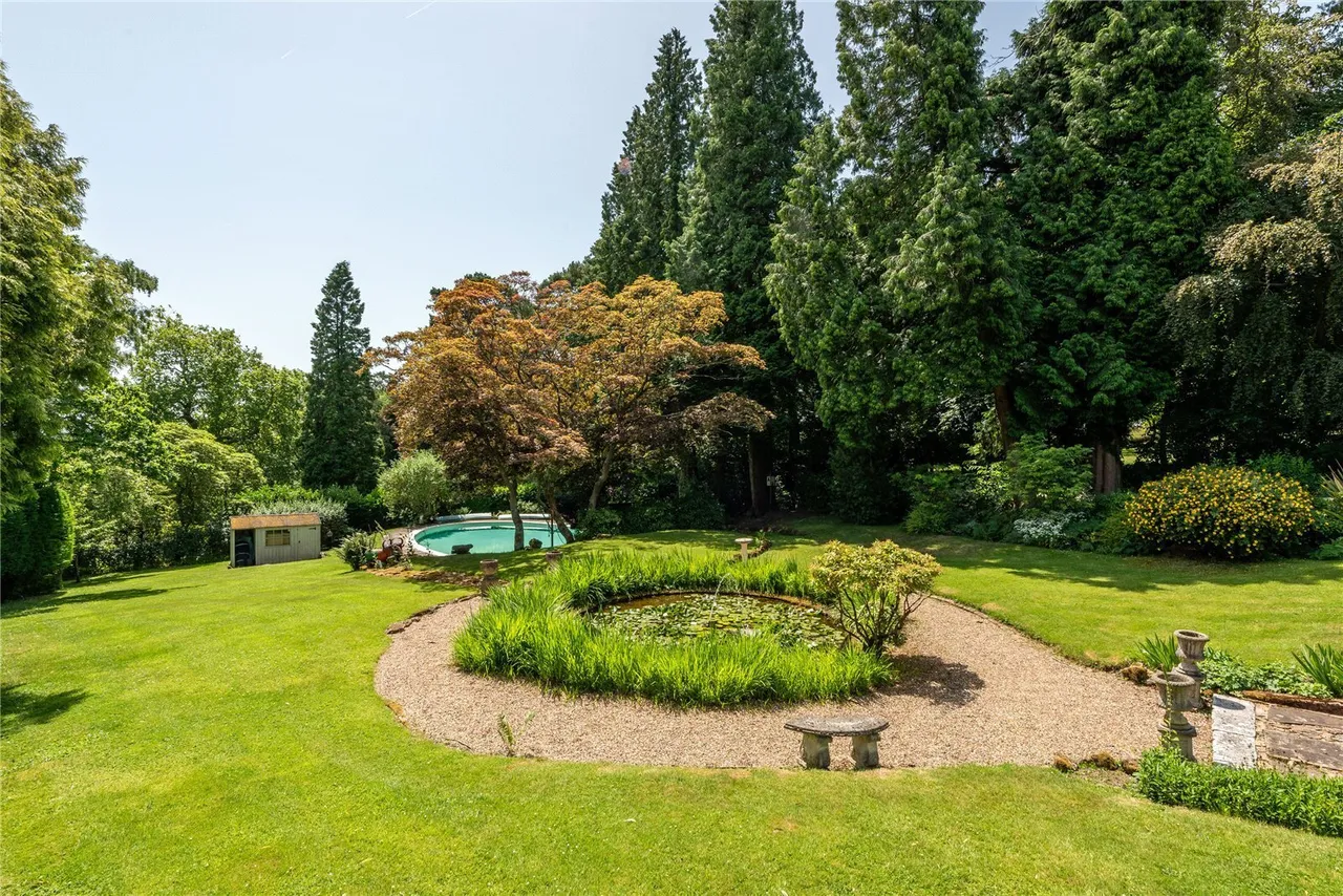 Broome Hall, Coldharbour, RH5, photo 34