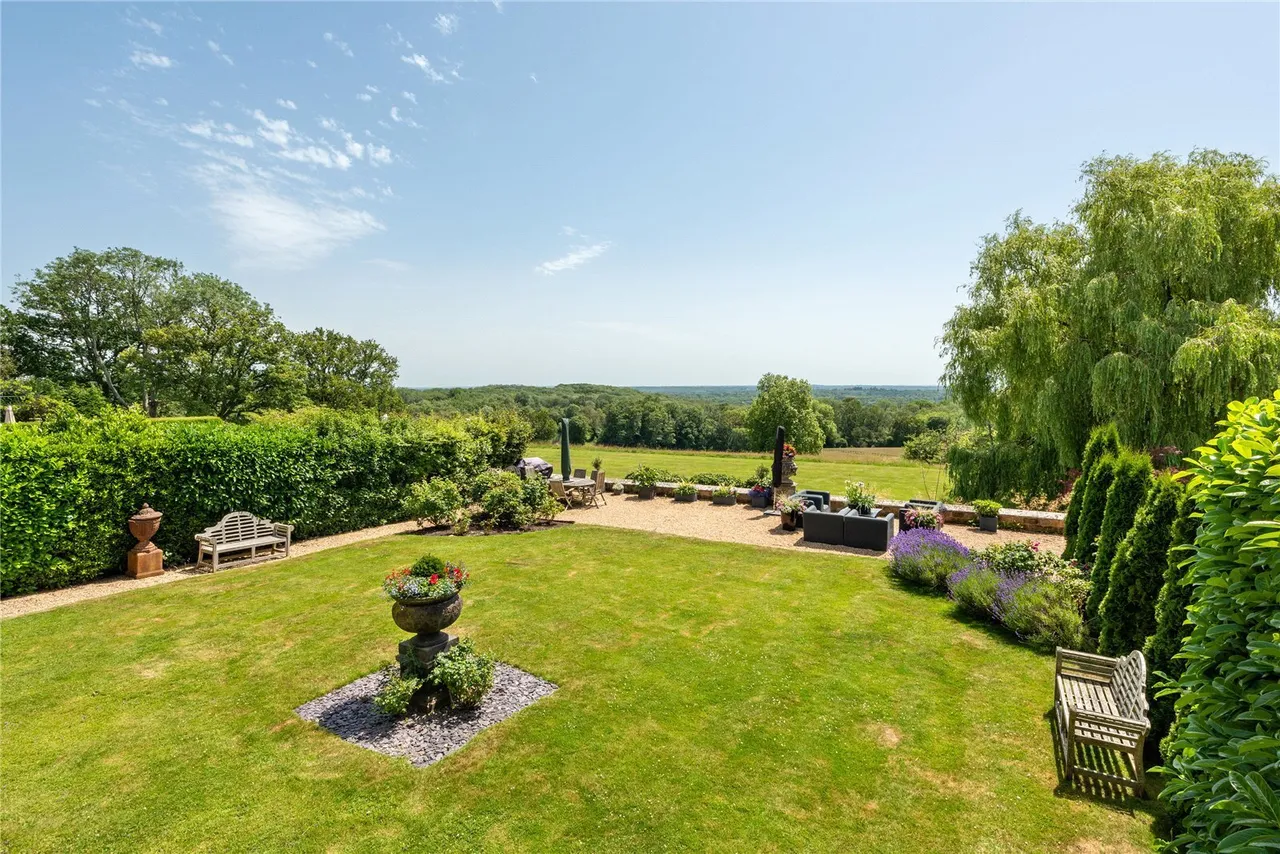 Broome Hall, Coldharbour, RH5, photo 6