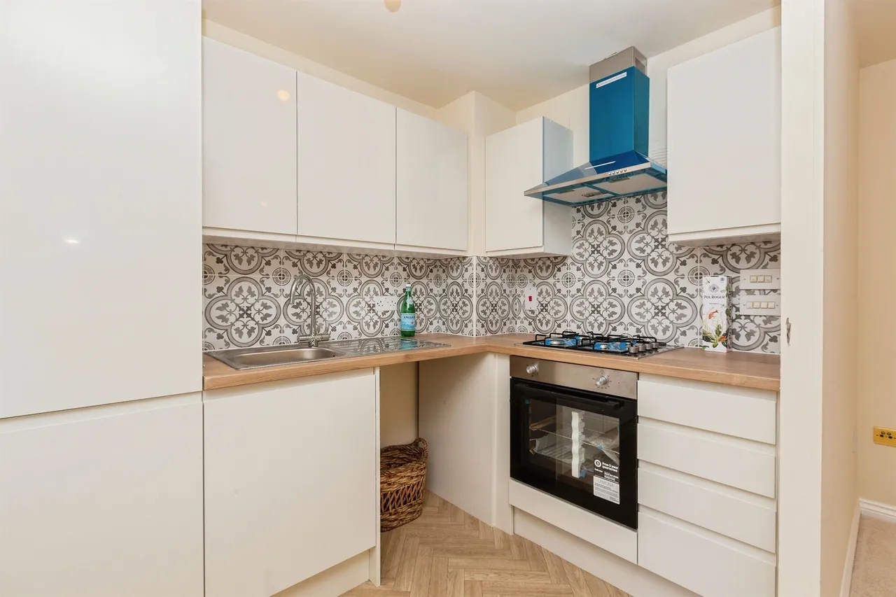 Knightsbridge Place, Aylesbury, photo 5
