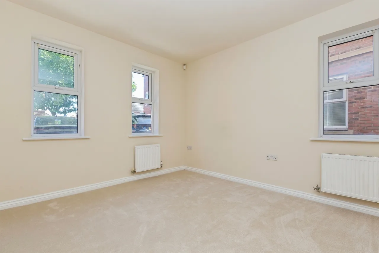 Knightsbridge Place, Aylesbury, photo 12