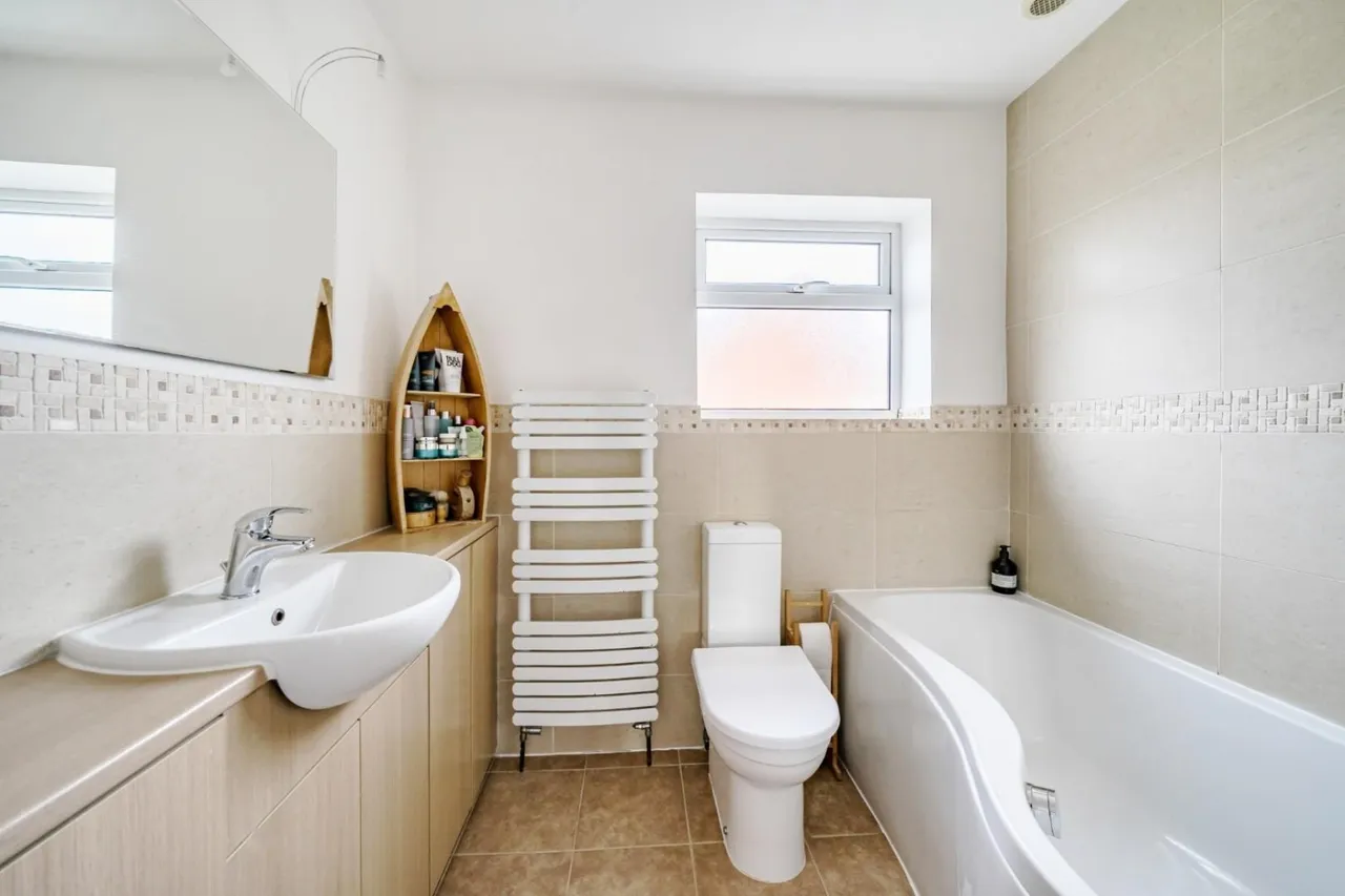 Larkhill Road, Yeovil, BA21, photo 8