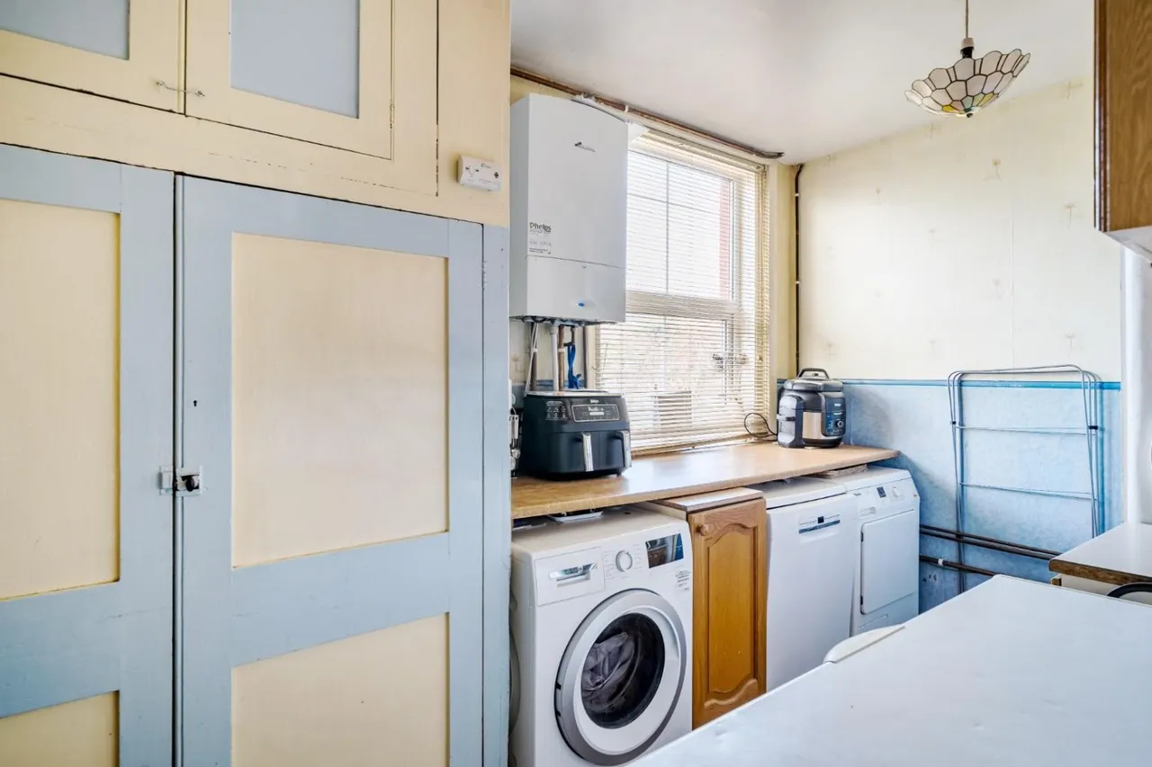 Larkhill Road, Yeovil, BA21, photo 6