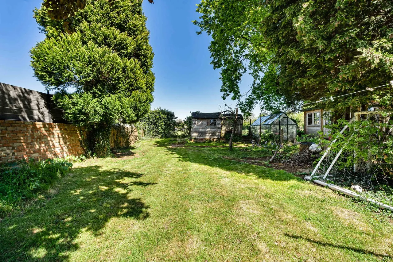Hythefield Avenue, Egham, TW20, photo 22