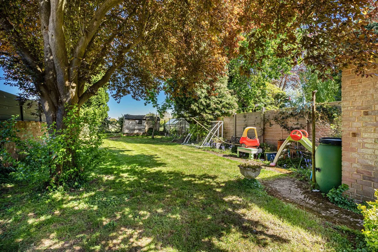 Hythefield Avenue, Egham, TW20, photo 21