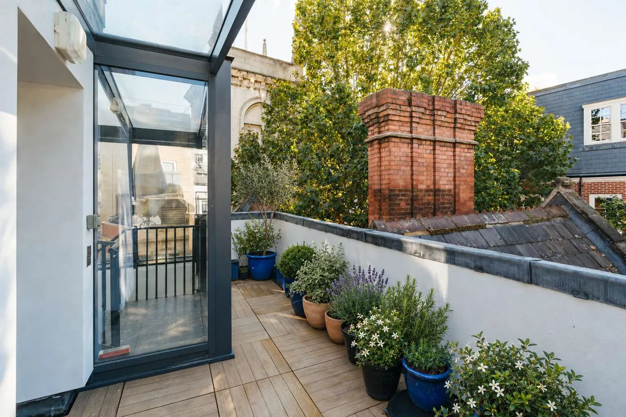 Ironmonger Lane, London, EC2V, photo 37