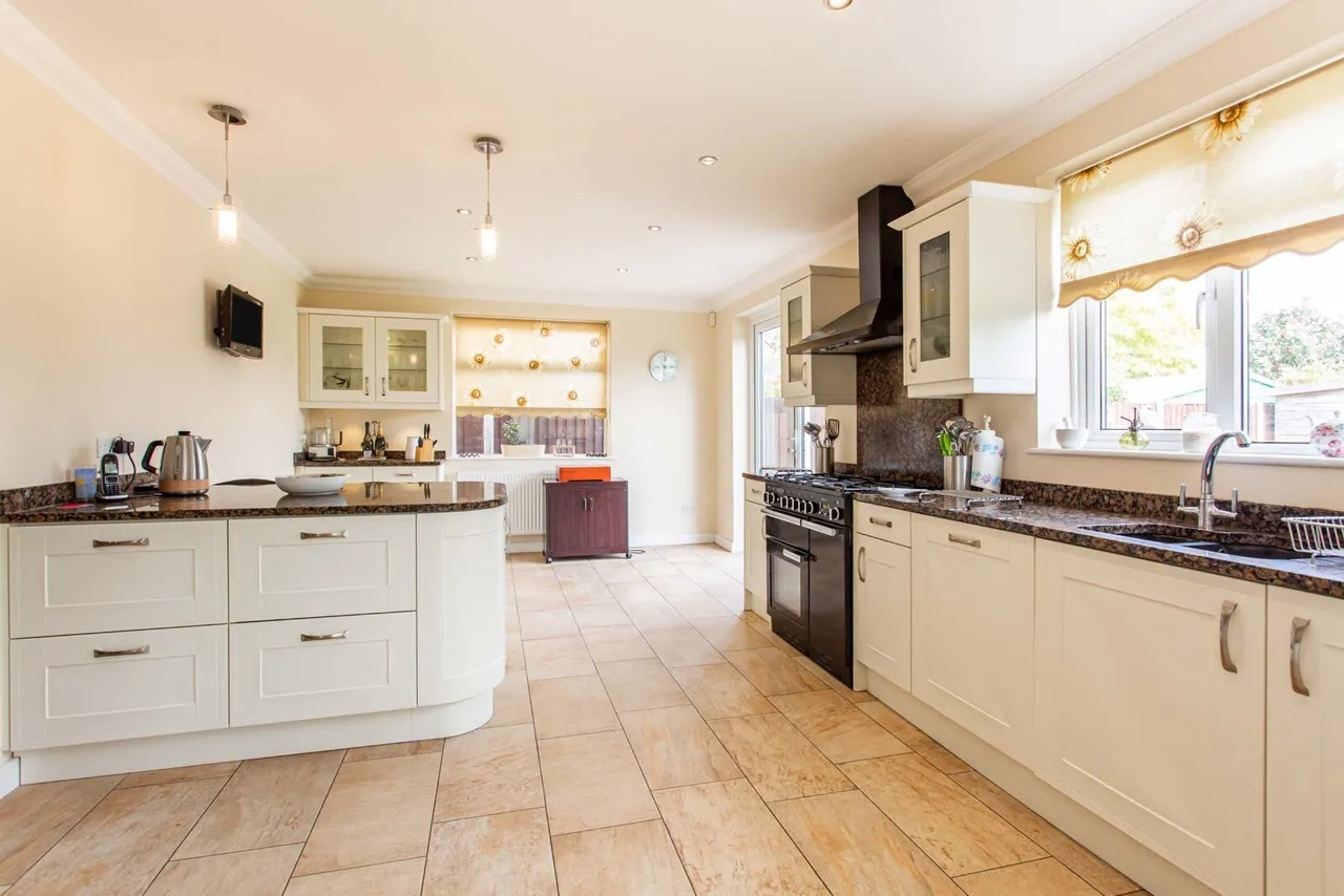 Burges Road, Thorpe Bay, Essex, SS1, photo 19
