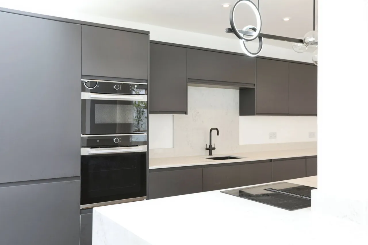 East Grinstead, RH19, photo 4