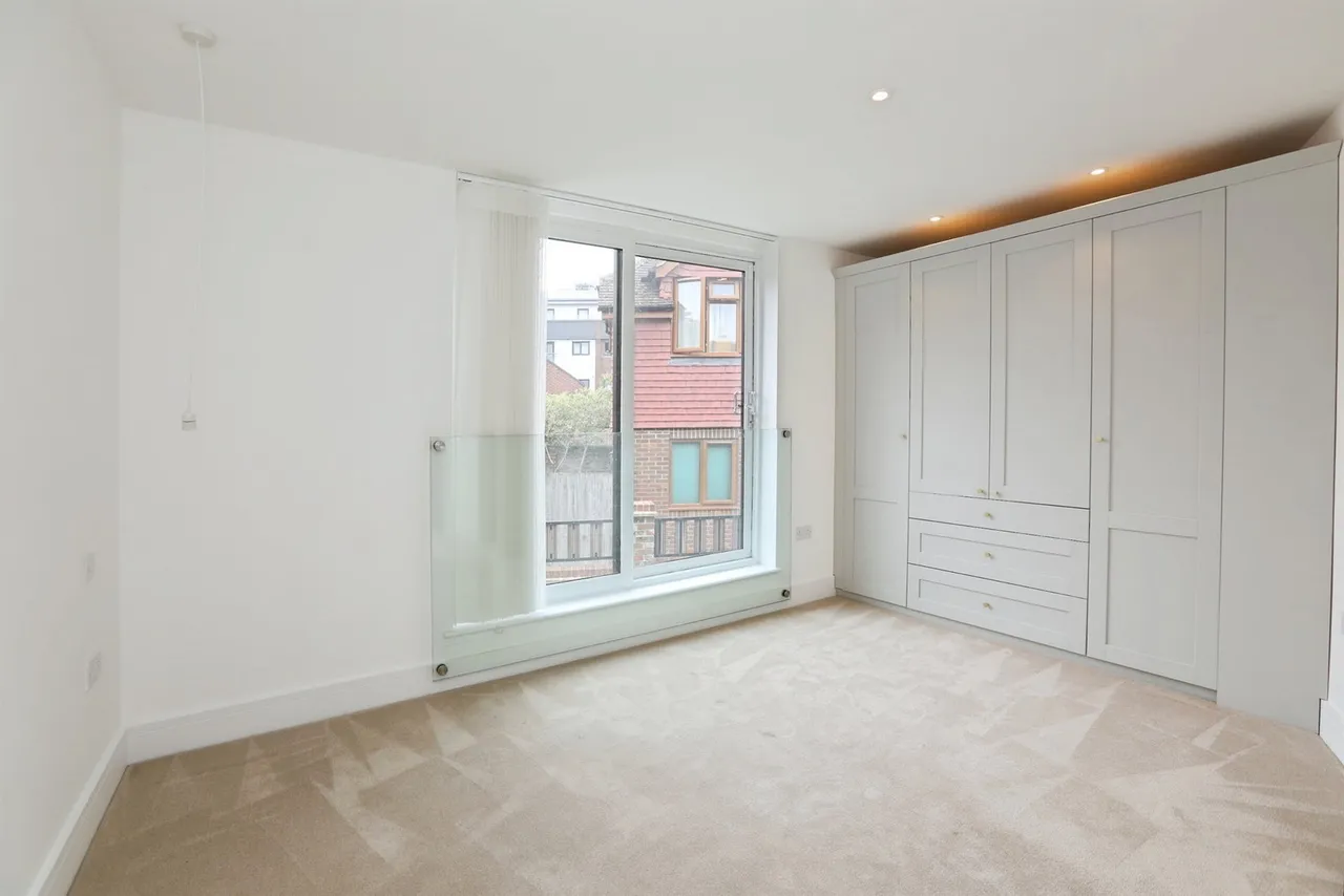 East Grinstead, RH19, photo 9