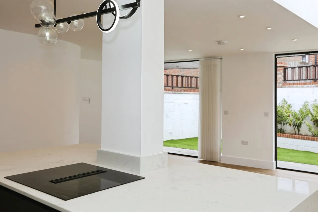East Grinstead, RH19, photo 6