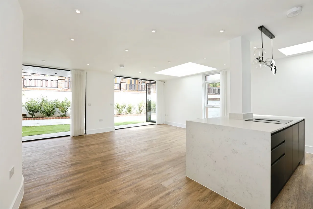 2 bed house for sale, East Grinstead, RH19