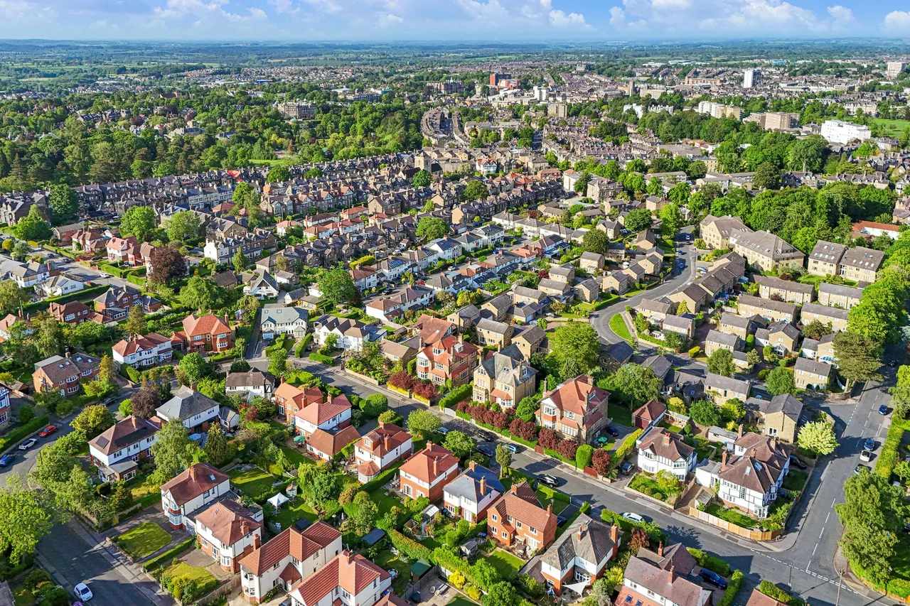 5 bed house for sale, Harlow Oval, Harrogate, HG2