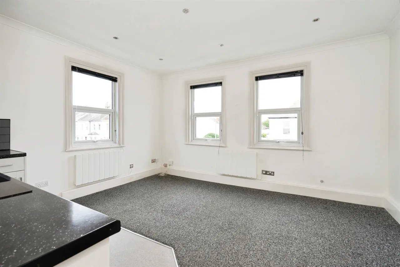 Latimer Road, Eastbourne, photo 12