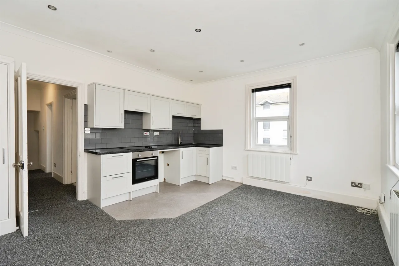 Latimer Road, Eastbourne, photo 9