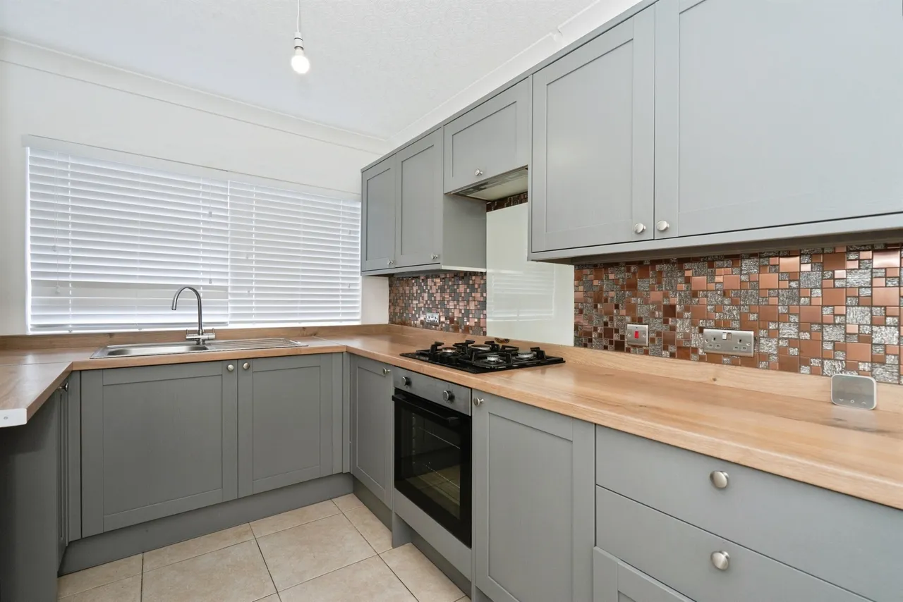 Latimer Road, Eastbourne, photo 3