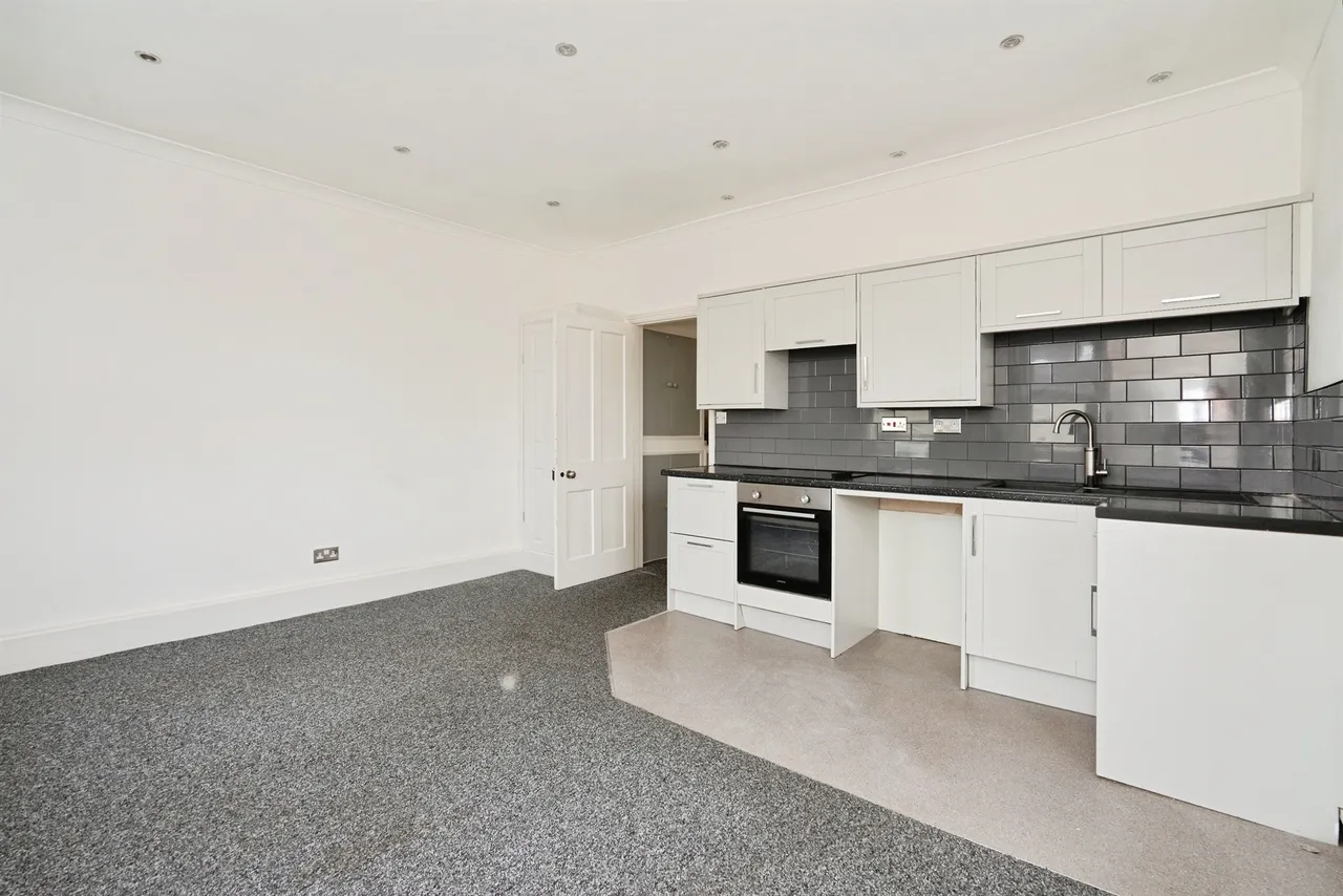 Latimer Road, Eastbourne, photo 10