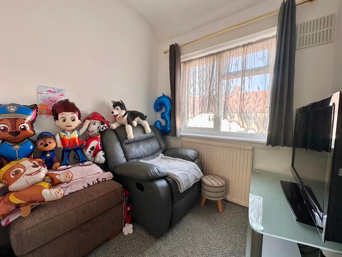 Valence Wood Road, Dagenham, photo 9