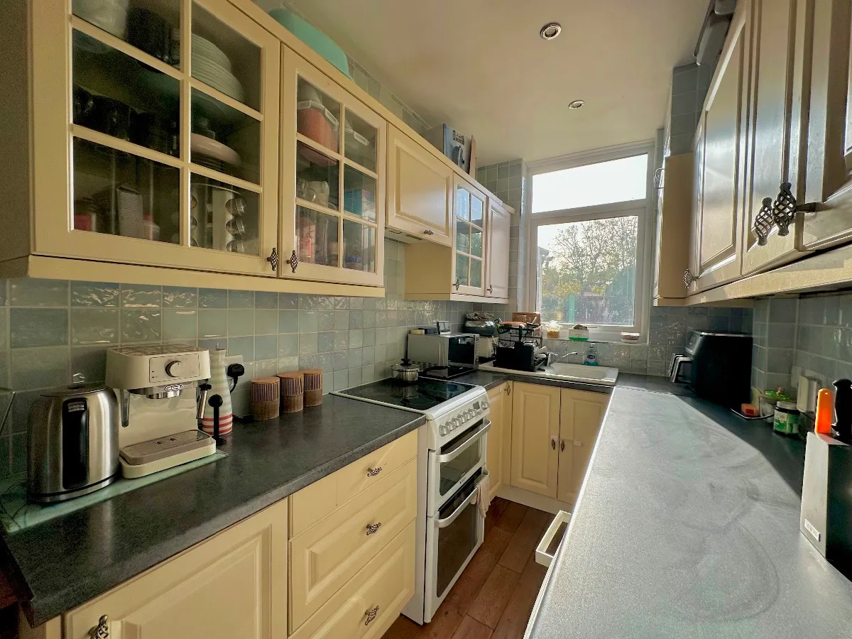 Valence Wood Road, Dagenham, photo 6