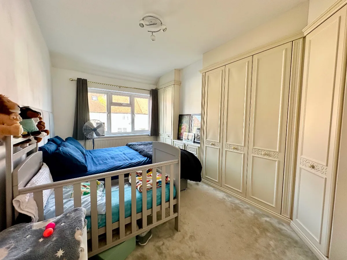 Valence Wood Road, Dagenham, photo 7