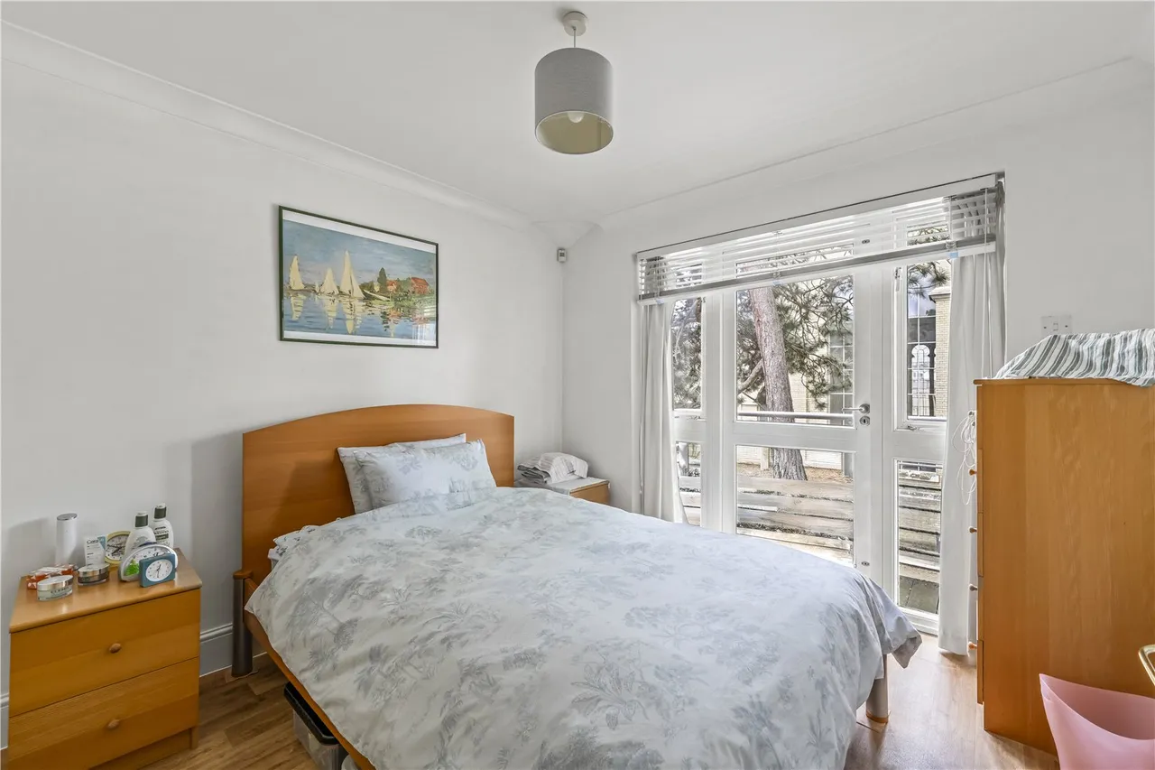 Thames Close, Hampton, TW12 2ET, photo 6