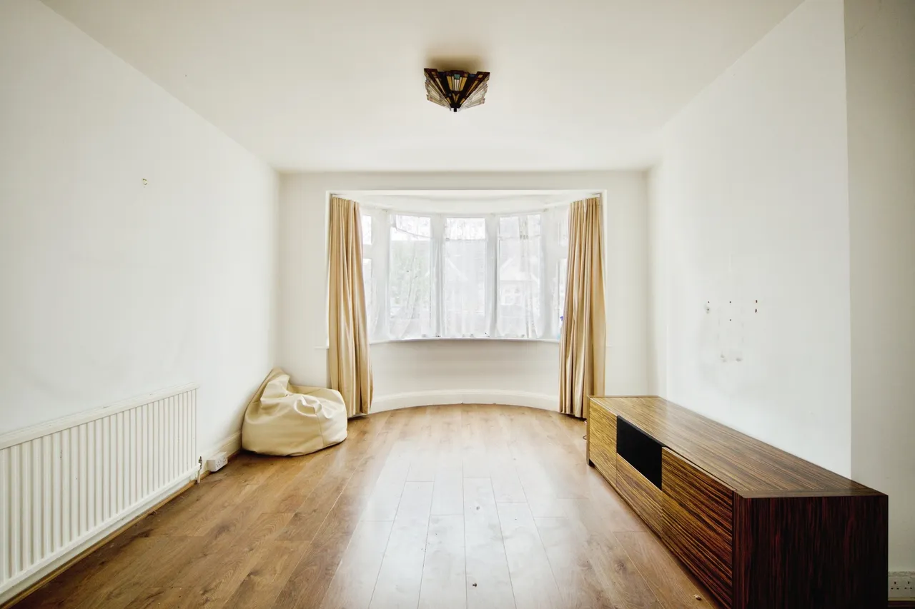 Adelaide Gardens, Romford, photo 8