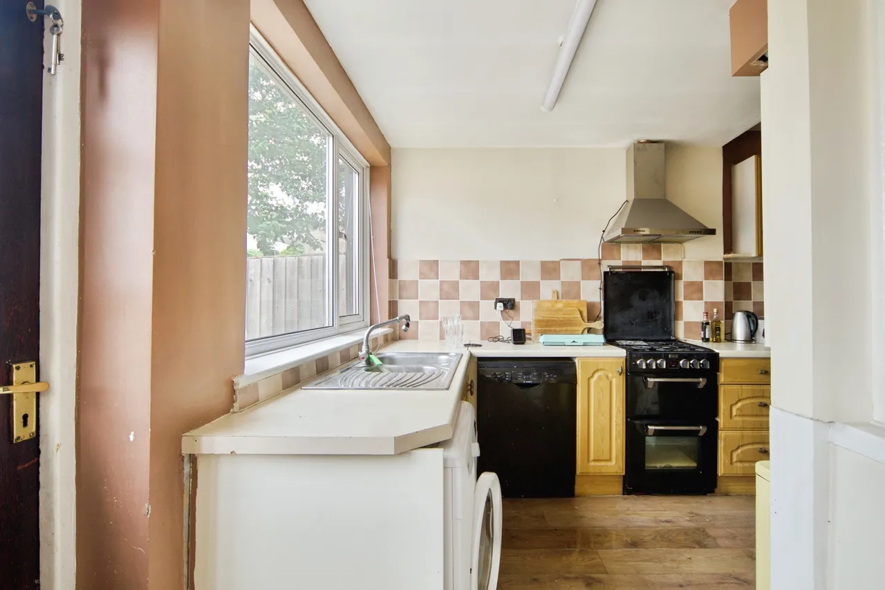 Adelaide Gardens, Romford, photo 5