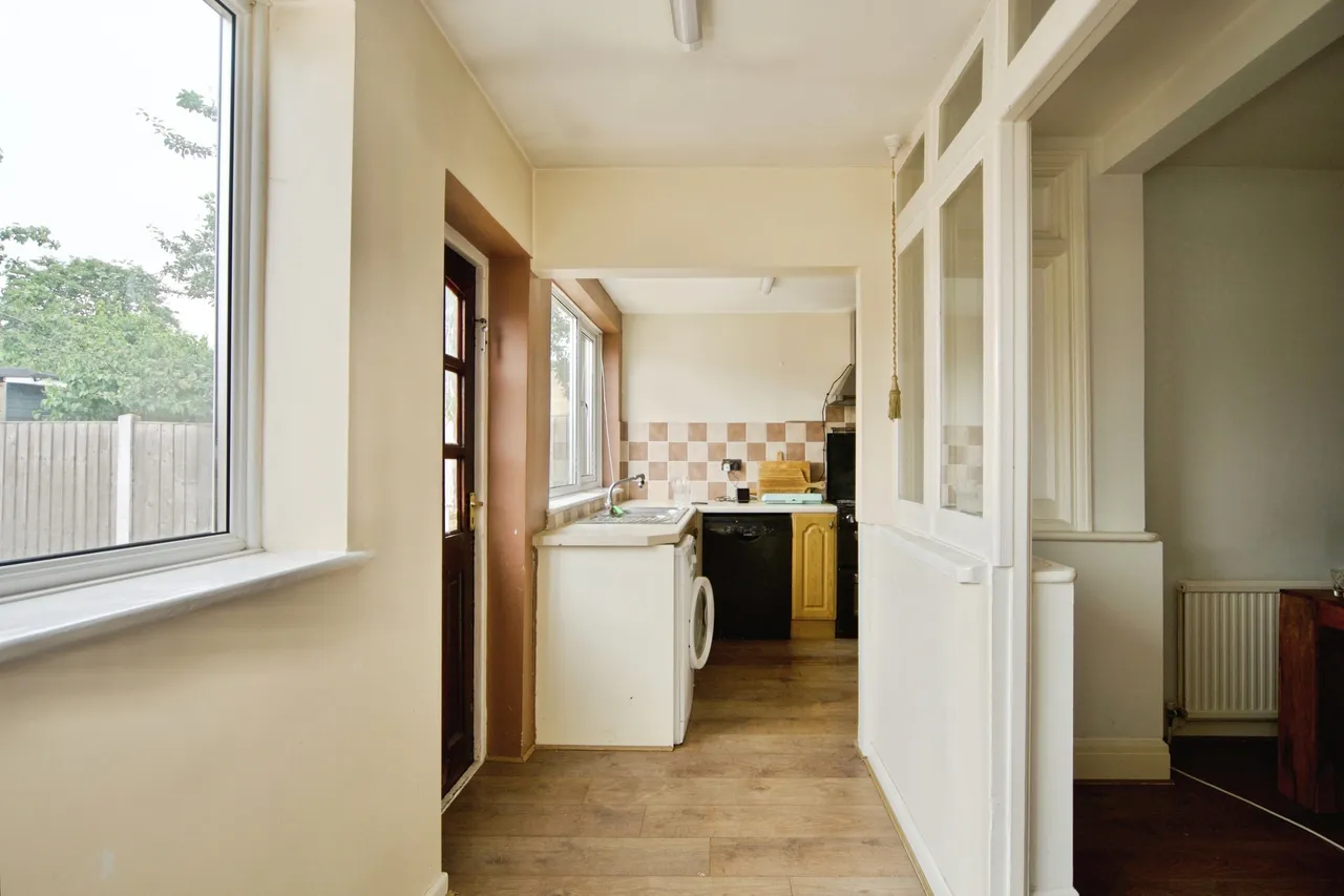 Adelaide Gardens, Romford, photo 12