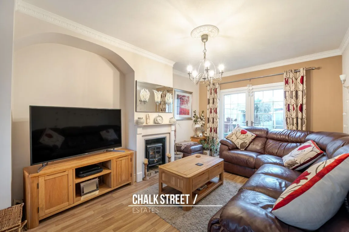 Winding Way, Dagenham, RM8 2TB, photo 3