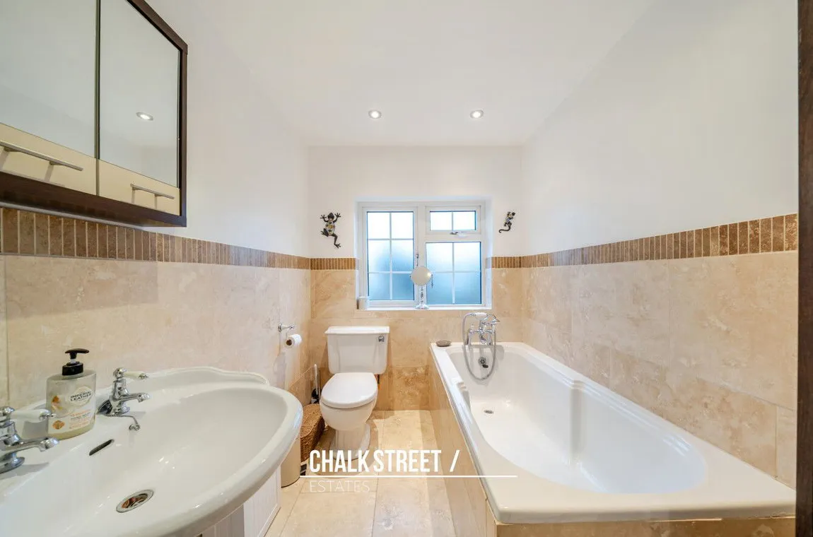 Winding Way, Dagenham, RM8 2TB, photo 14