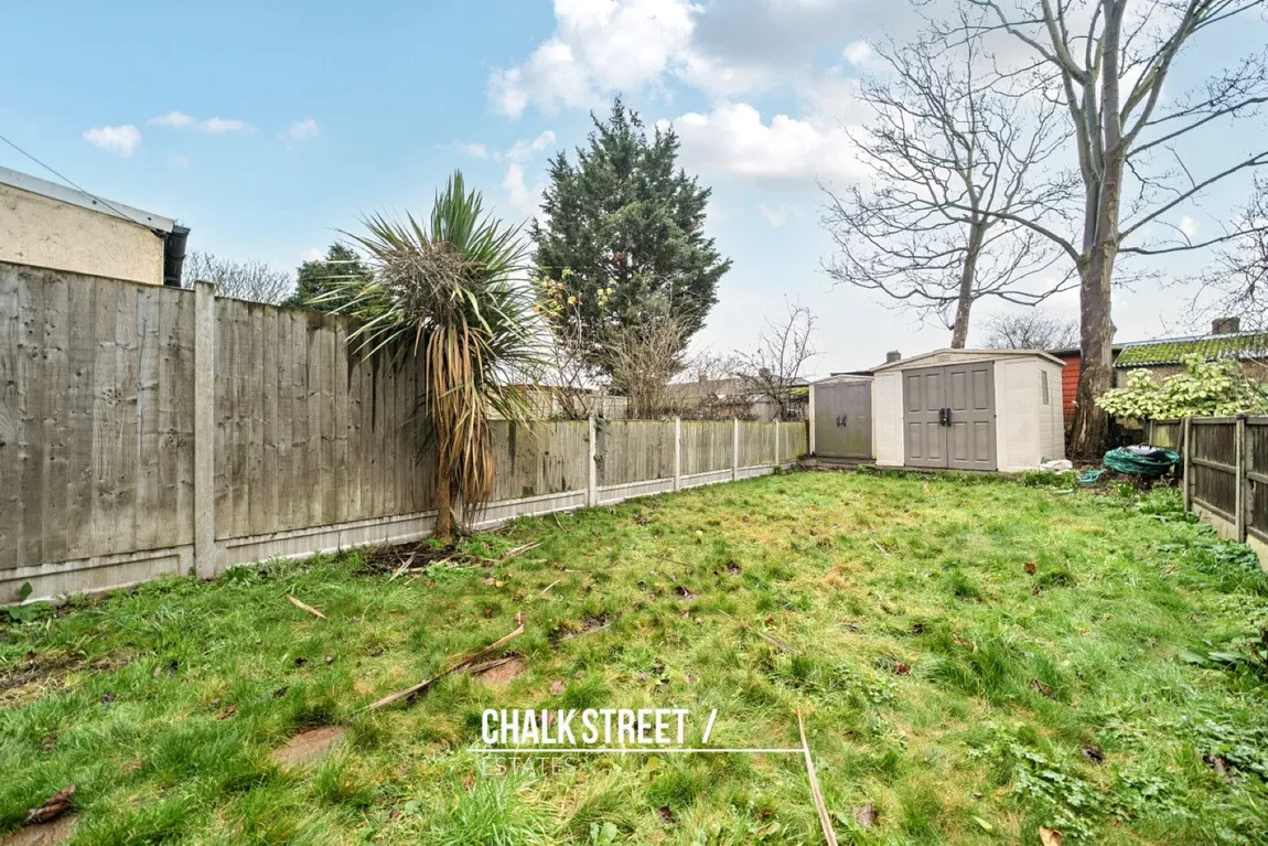 Winding Way, Dagenham, RM8 2TB, photo 17