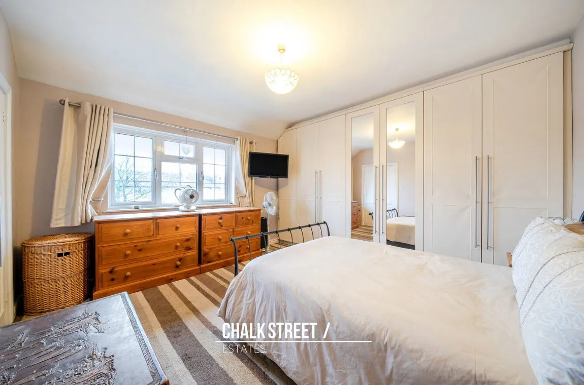 Winding Way, Dagenham, RM8 2TB, photo 12