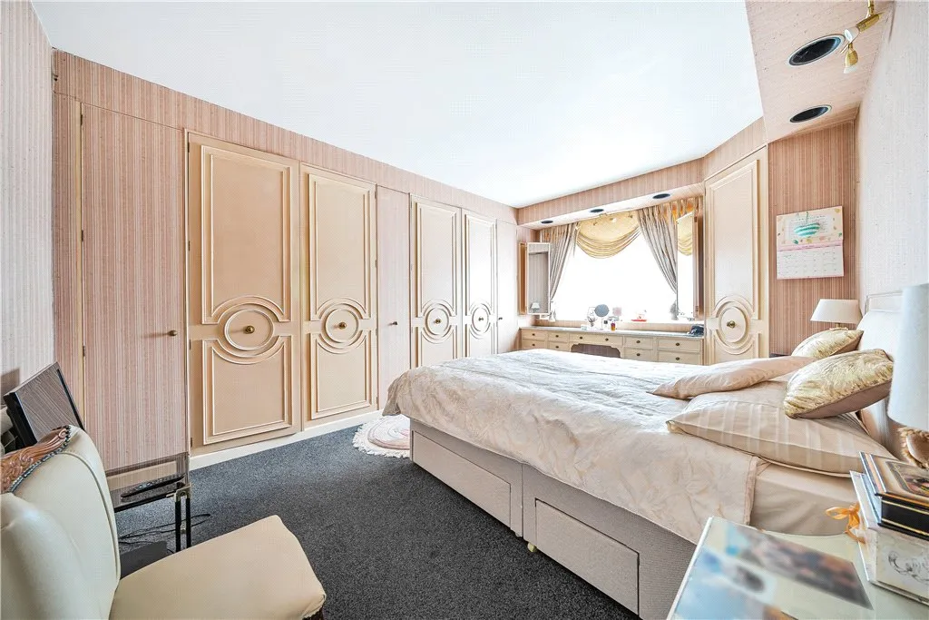 Green Lane, Edgware, HA8, photo 8