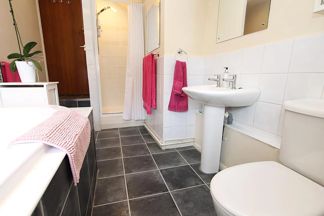 Woodfield Crescent, Kidderminster, photo 15