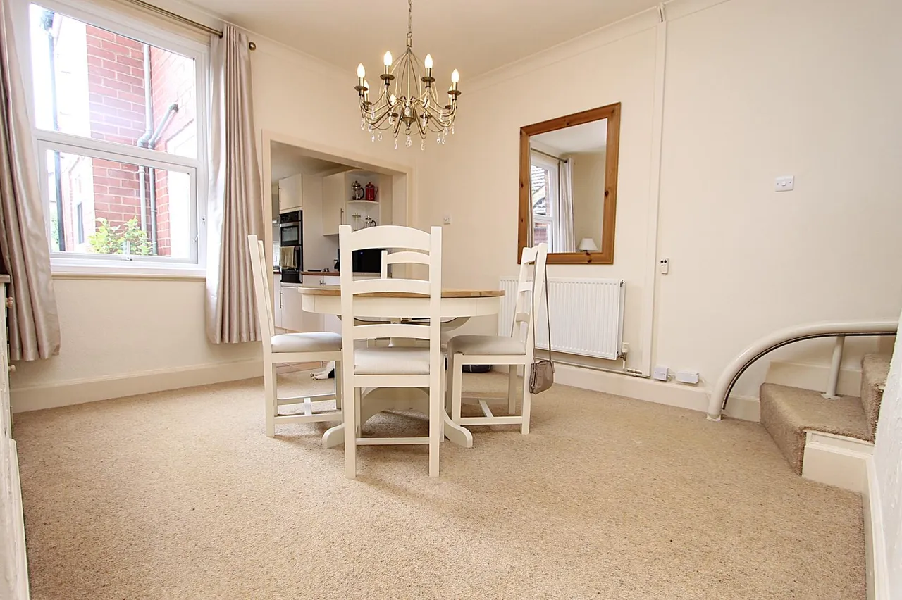 Woodfield Crescent, Kidderminster, photo 6