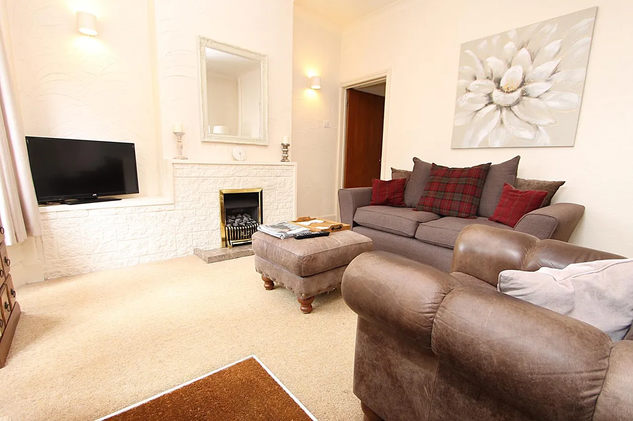 Woodfield Crescent, Kidderminster, photo 4