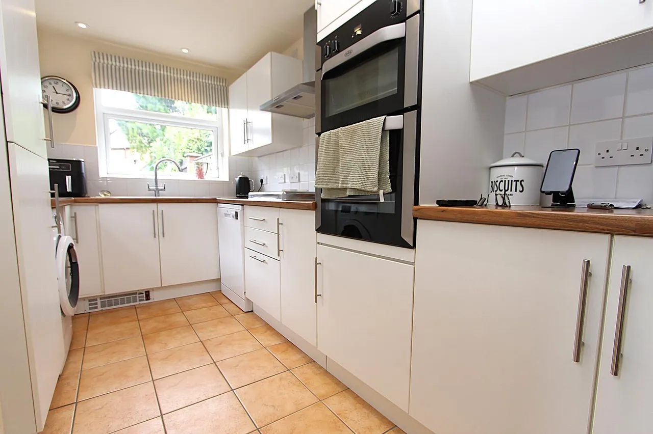 Woodfield Crescent, Kidderminster, photo 7