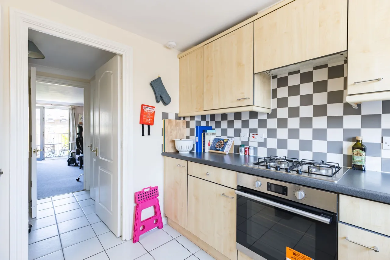 8 Schooner Close, London, photo 9